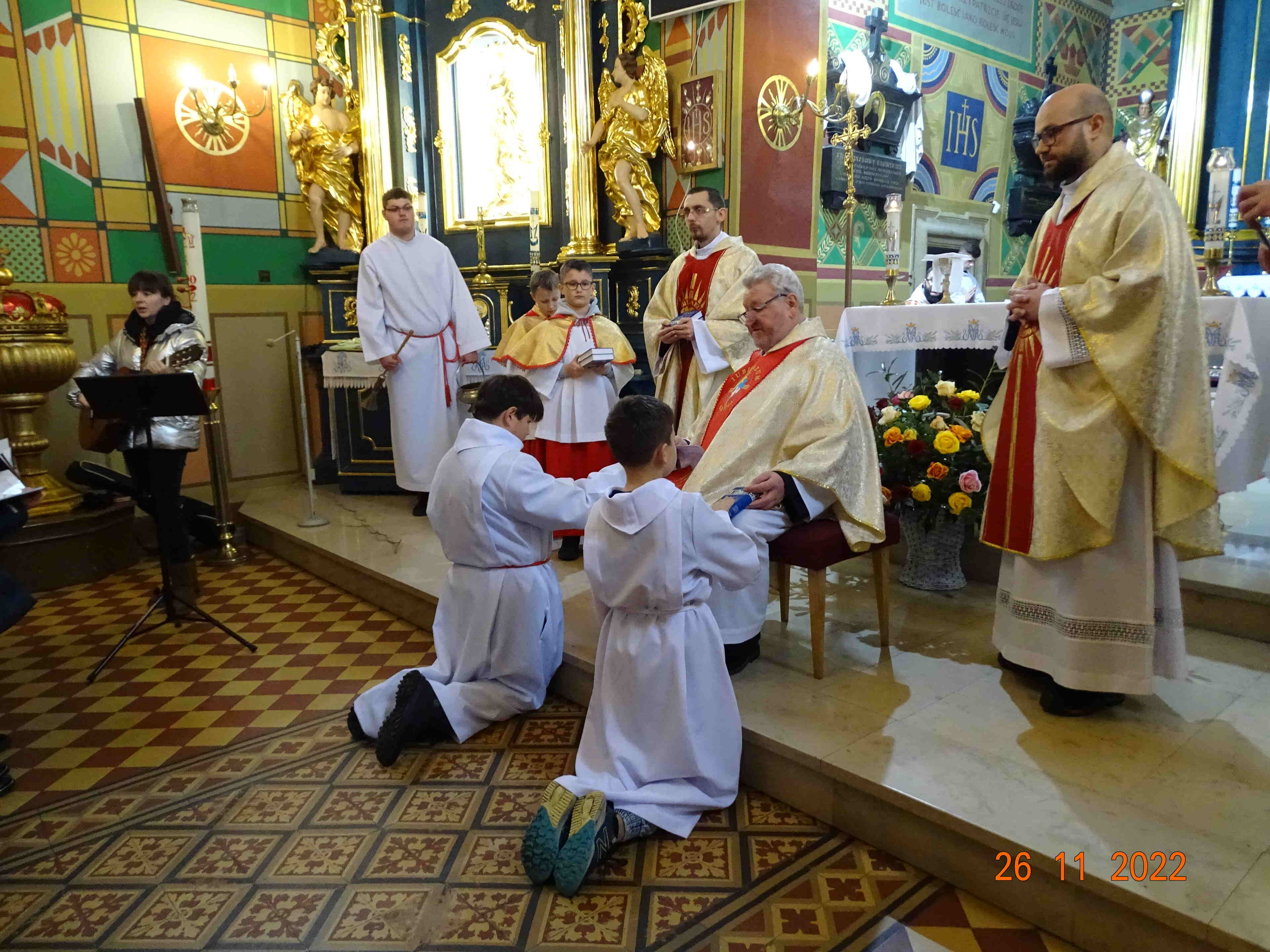 Dnia 26 listopada w kościele w Babicach zostali pobłogosławieni nowi lektorzy naszego dekanatu, wśród nich 4 chłopców z naszej parafii.